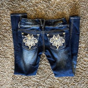 Women’s, premium vanity collection, skinny jeans, waist 32”, inseam 28”, rise 7”